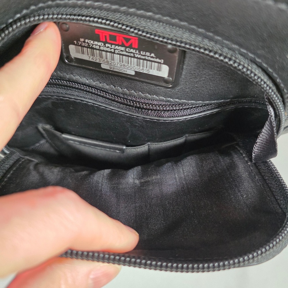 TUMI Alpha Medium Crossbody Black Leather Vertical Multi Pockets Messenger Bag - Picture 3 of 9